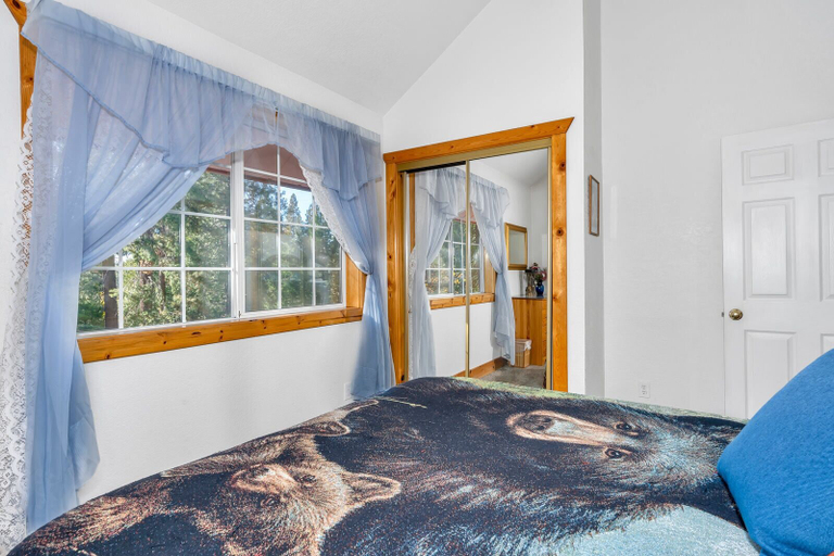 Bedroom 3, Cozy Bear South Charming 2bd Cabin in Yosemite!, Mariposa