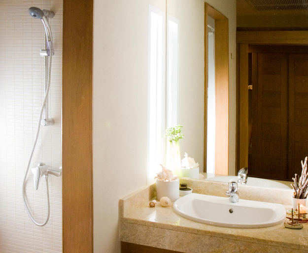 Bathroom 3, Veranda Lodge Hotel, Hua Hin