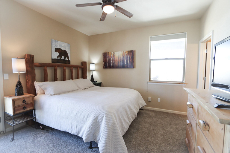 Bedroom 3, Timbers Cozy Mountain Getaway, Grand