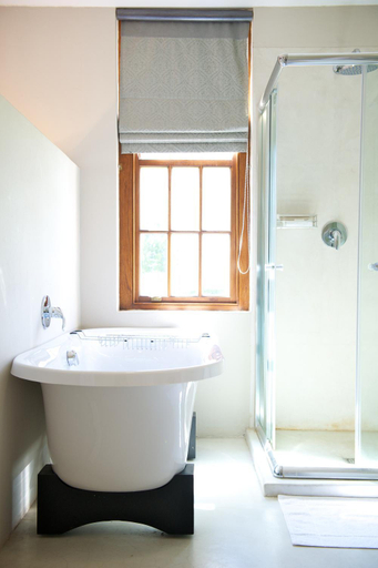 Bathroom 5, Zorgvliet Country Lodge, Cape Winelands