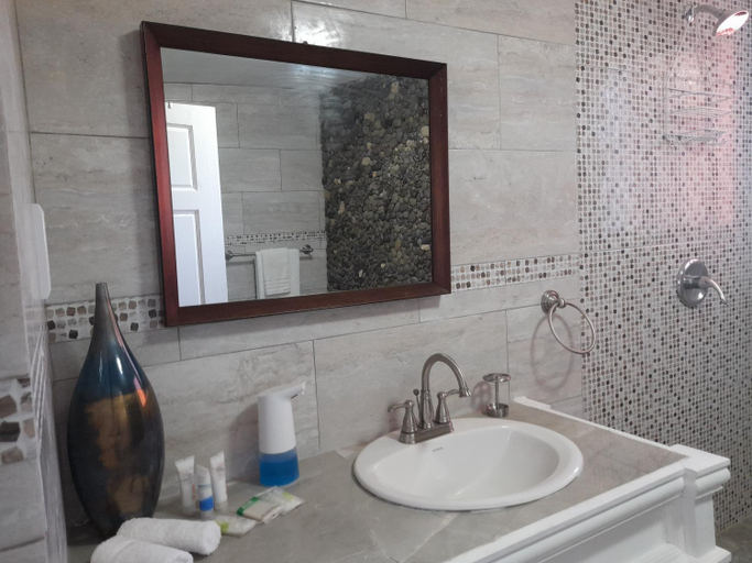 Bathroom 3, Eden Crest Villa