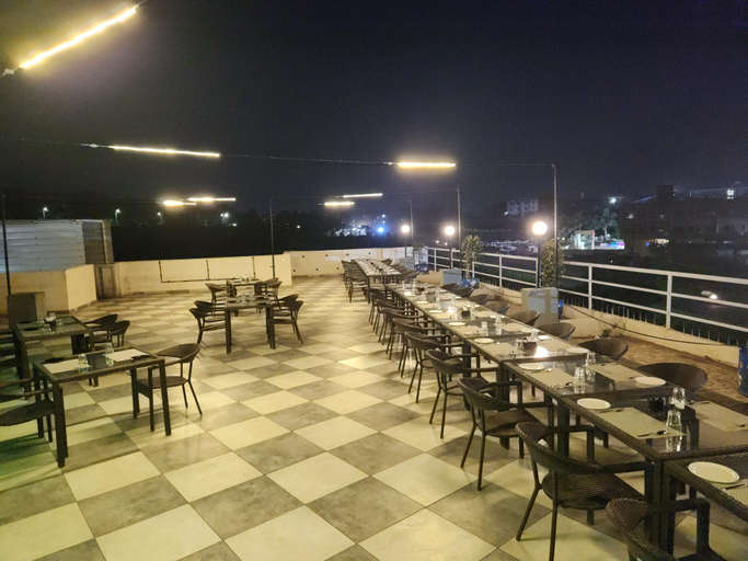 Food & Drinks 4, P.G. RESORT, Nandurbar