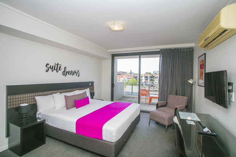 Bedroom 3, East Perth Suites Hotel, Perth