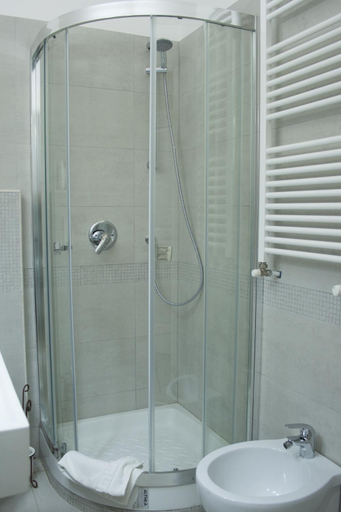 Bathroom 3, Clara Domus, Rome