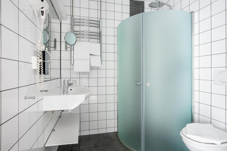 Bathroom 4, Hovs Hallar Sure Hotel Collection By Best Western, Båstad