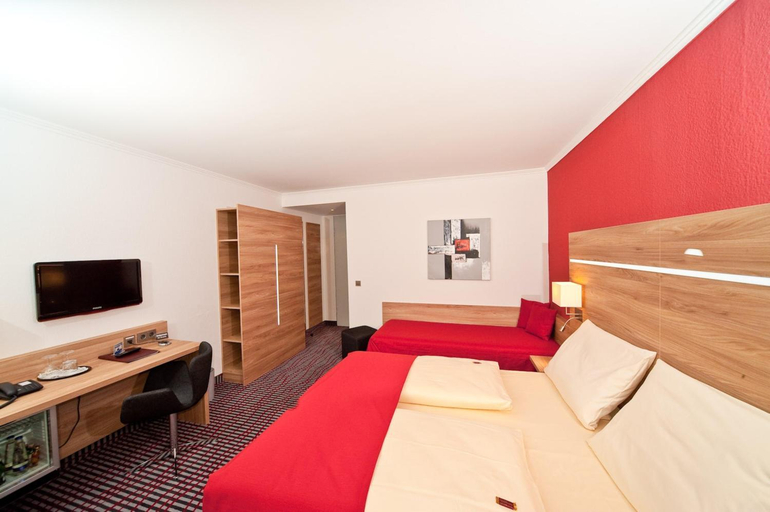 Bedroom, Hotel Praesident, München
