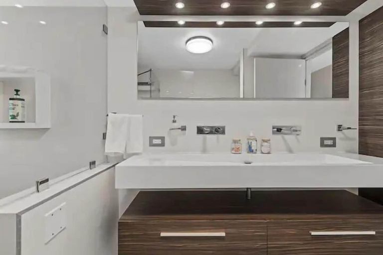 Bathroom 3, Beach Front  Amapola SeaSide Apt