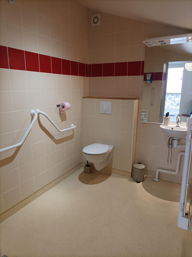 Bathroom 4, Auberge de Mourjou, Cantal