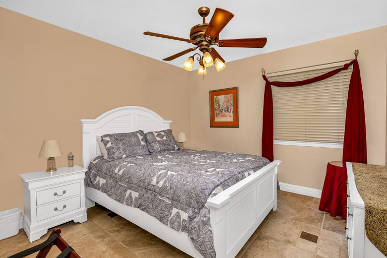 Bedroom 3, A Tuscan Adventure in California! 3 BDR Sleeps 8, Fresno