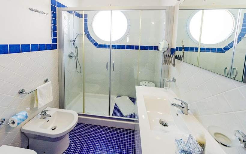 Bathroom 5, Astro Suite Hotel, Palermo