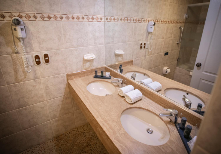 Bathroom 4, Hacienda Plaza de Armas, Puno