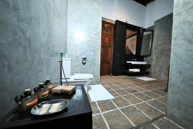 Bathroom 5, Era Beach Thalpe Unawatuna, Habaraduwa