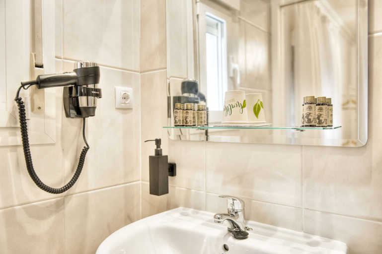 Bathroom 4, Pura Vida Pirineos, Huesca