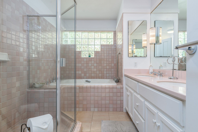 Bathroom 4, Hilton House, Mendocino