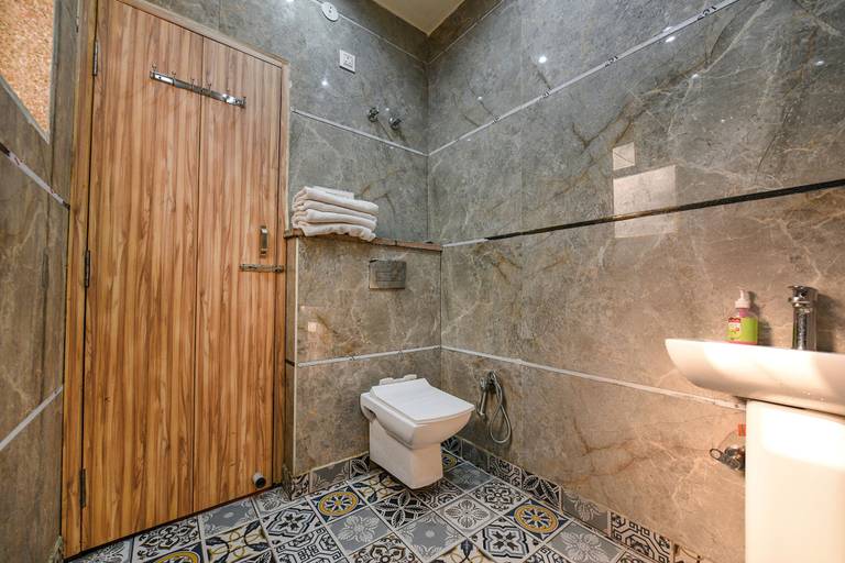 Bathroom 3, FabExpress Divya Villa, Delhi