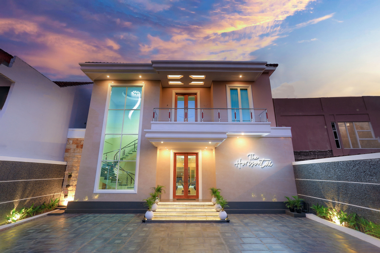 The Horizontal Hotel Pacitan, Pacitan