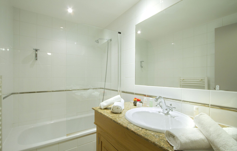 Bathroom 5, Odalys Hotel New Solarium, Savoie
