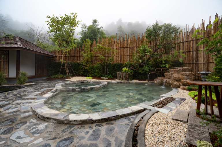 Sport & Beauty 2, Onsen at Moncham, Mae Rim