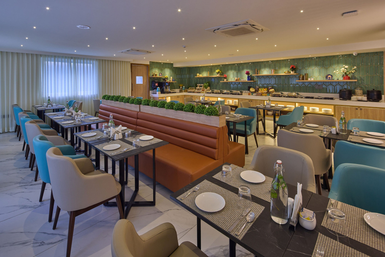 Food & Drinks 4, Grand Continent Hebbal a Sarovar Portico Affiliate Hotel, Bangalore