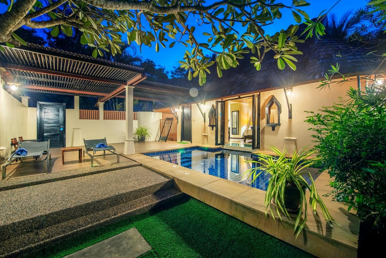 Exterior 10