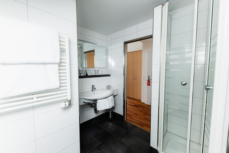 Bathroom 15