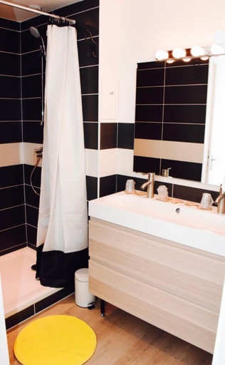 Bathroom 4, Hotel de la Placette Barcelonnette, Alpes-de-Haute-Provence