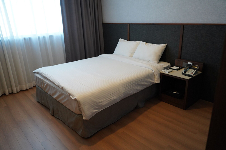 Bedroom 5, Sacheon Grand Hotel, Sacheon