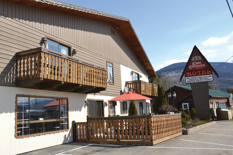 Exterior & Views