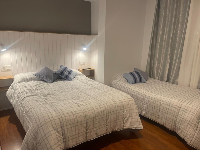 Bedroom 2, Hostal Julio Cesar, León