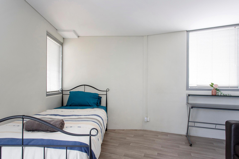 Bedroom 3, Waverley apartment A-two bedrooms, wifi available, Gosnells