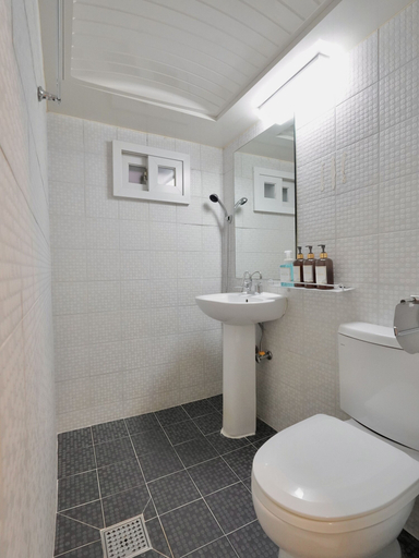 Bathroom 2, J5 Hostel Dongdaemun, Jongno