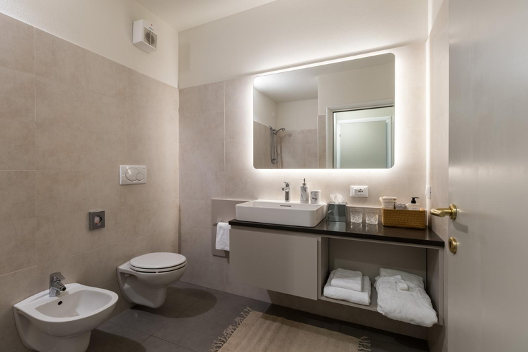Bathroom 4, June Stay Lake Garda, Verona