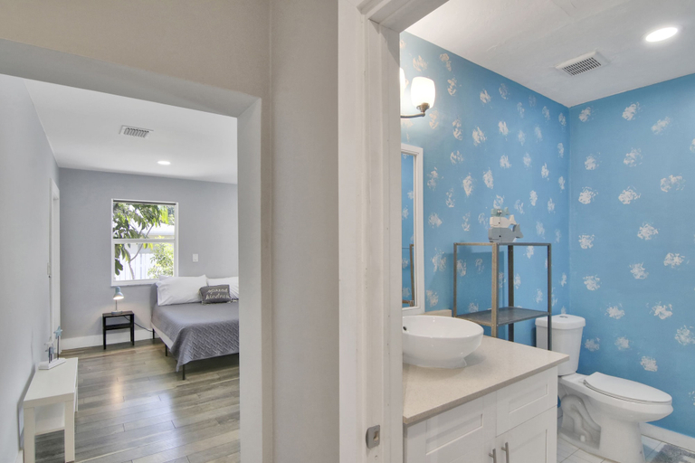 Bathroom 5, Tarpon River Getaway - New, Broward