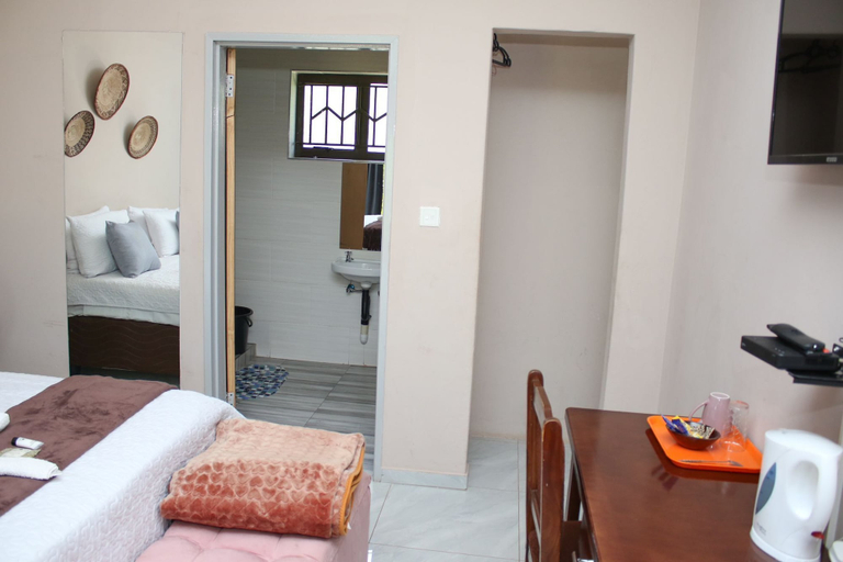 Bedroom 2, Lulu Guest Lodge, Hwange