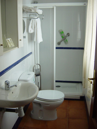 Bathroom 3, Hospederia Colon Antequera, Málaga