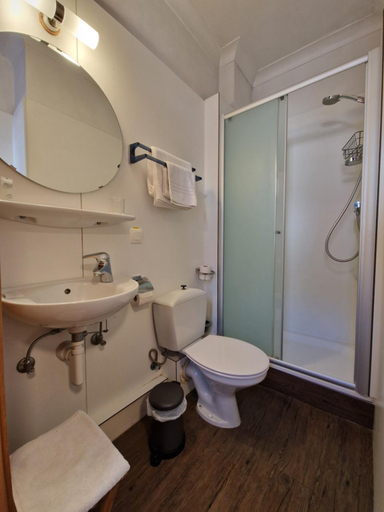 Bathroom 3, Hotel Montana, West-Vlaanderen