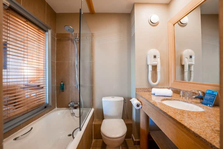 Bathroom 4, Hotel Le Lagon, Nouméa