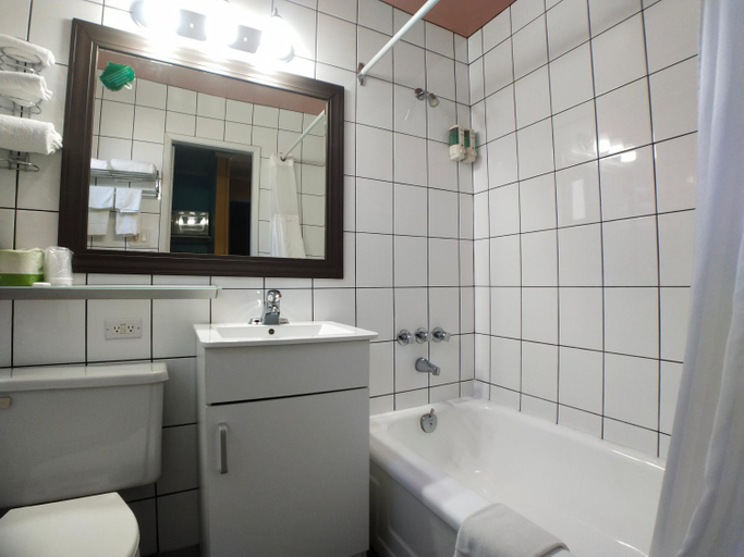 Bathroom 5, Alpine Inn & Suites, Columbia-Shuswap