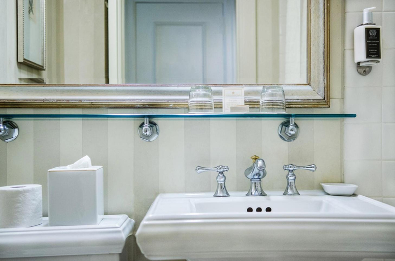 Bathroom 4, Mayflower Park Hotel, Seattle