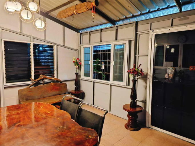 Public Area 2, P California Inter Hostel, Nang Rong