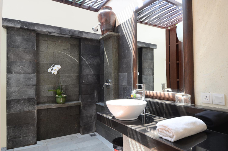 Bathroom 6