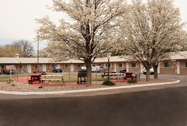 Others 2, Budget Inn & Suites Colby, Thomas