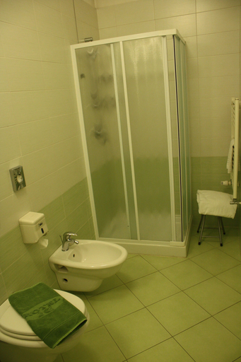 Bathroom 4, Hotel 2C, Milano