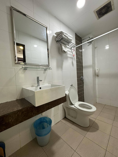 Bathroom 5, SohoTown Hotel, Kuala Lumpur