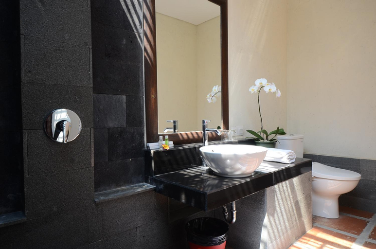 Bathroom 7