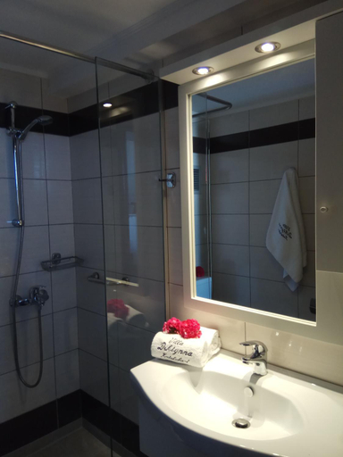 Bathroom 4, Villa Diktynna, Crete