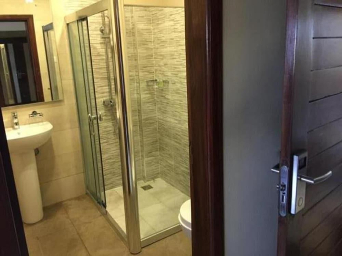 Bathroom, Paloma Hotel Ring Road Central, Accra