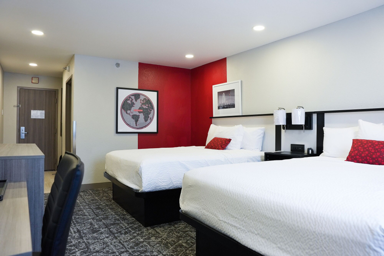 Bedroom 3, Ramada by Wyndham DFW Airport, Irving