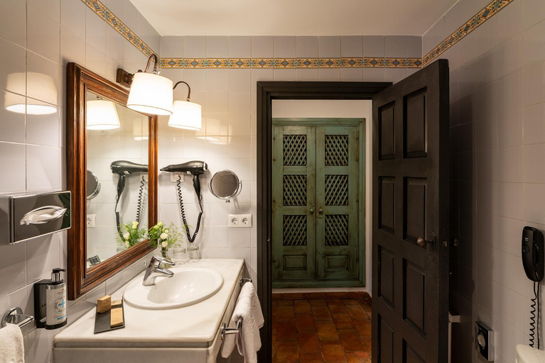Bathroom 5, Parador de Almagro, Ciudad Real