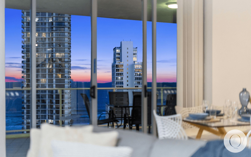Food & Drinks, Wings - Q Stay, Gold Coast